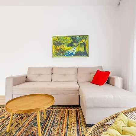 Modern With Parking - 10 Min Walk To Center Appartement Tirana